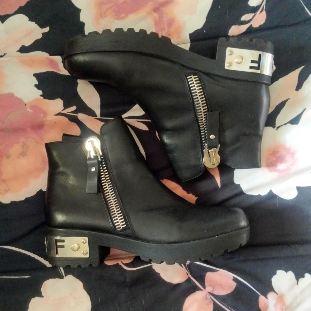 UNIF Gosh Boots size 10